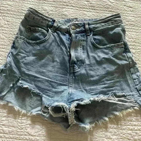 Zara - Picture 1 of 6